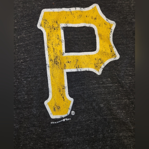 Pittsburgh Pirates T-Shirt - Picture 2 of 3